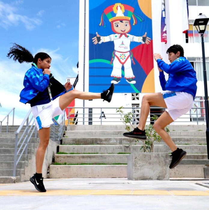 Jasmin-Henriquez-y-Krissia-Delgado-Kickboxing-Juegos-Bolivarianos-Ayacucho-2024-03122024_02-1019x1024
