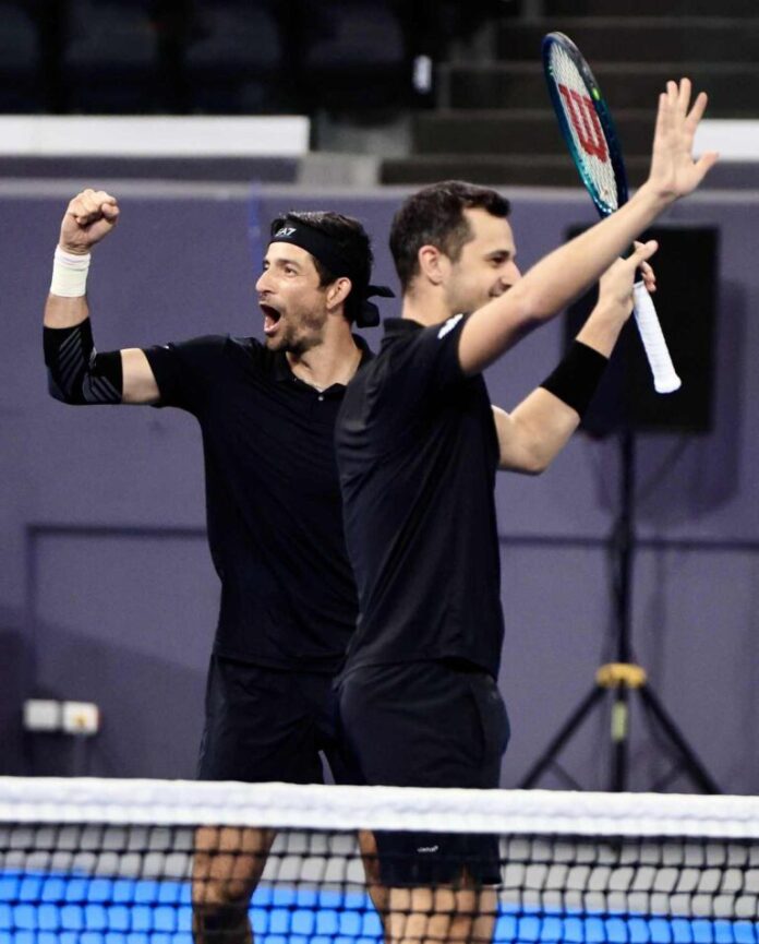 Marcelo-Arevalo-y-Mate-Pavic-El-Salvador-Open_-Leyendas-de-la-Cancha-Tenis-14122024_18-768x955