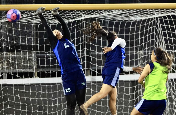 Entreno Selección Femenina de El Salvador (ESA Beach Soccer Cup, San Salvador 2026) 01042026_ 15